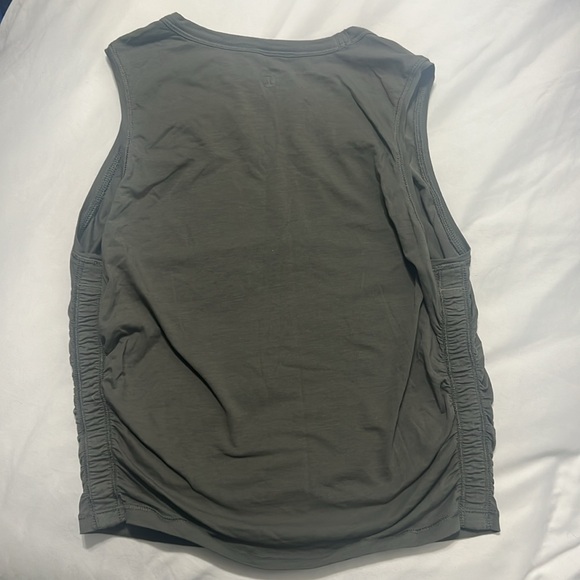 Lululemon Women's olive green crop top - Picture 2 of 5